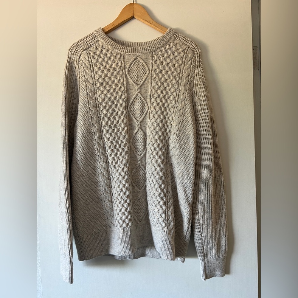 GAP Cream Crewneck Sweater with Cable Knit Design